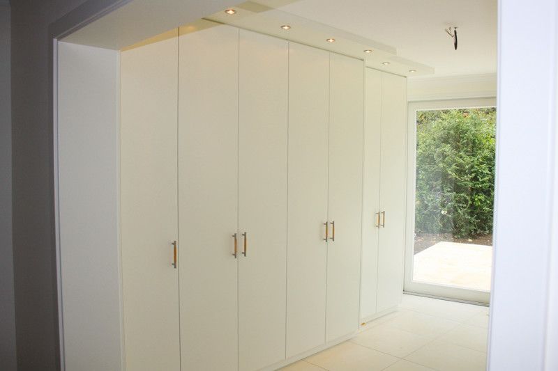Ankleidezimmer in Weißlack