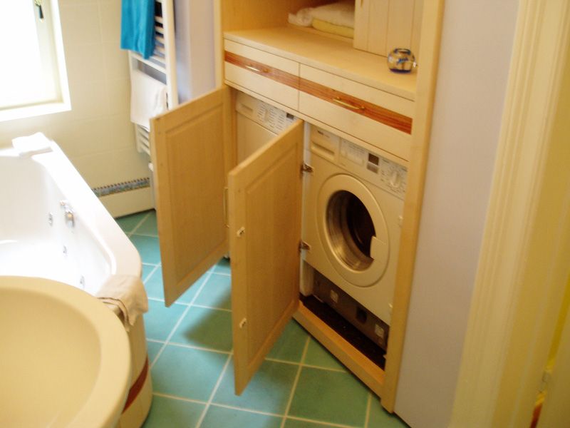 Tolksdorf Innenausbau GmbH | Badschränke