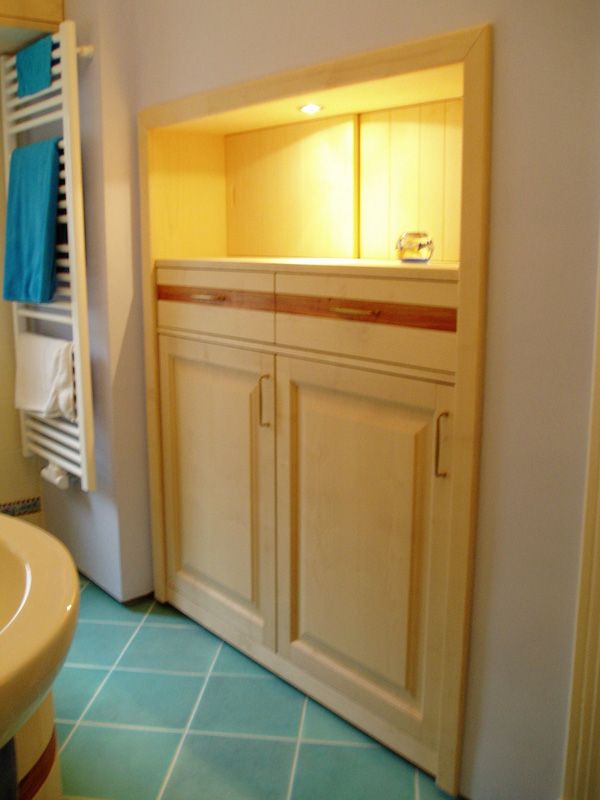 Tolksdorf Innenausbau GmbH | Badschränke